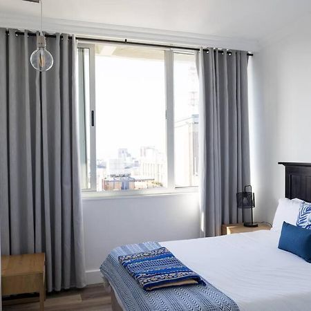 Modern, Trendy And Comfortable 2 Bedroom Apartment In Кейптаун Екстериор снимка
