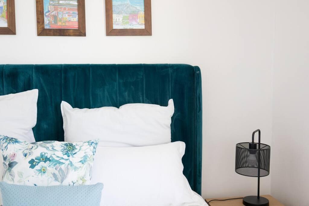 Modern, Trendy And Comfortable 2 Bedroom Apartment In Кейптаун Екстериор снимка