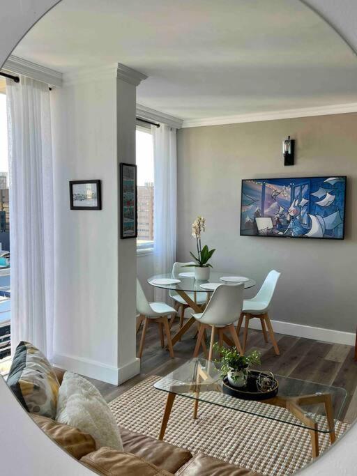 Modern, Trendy And Comfortable 2 Bedroom Apartment In Кейптаун Екстериор снимка