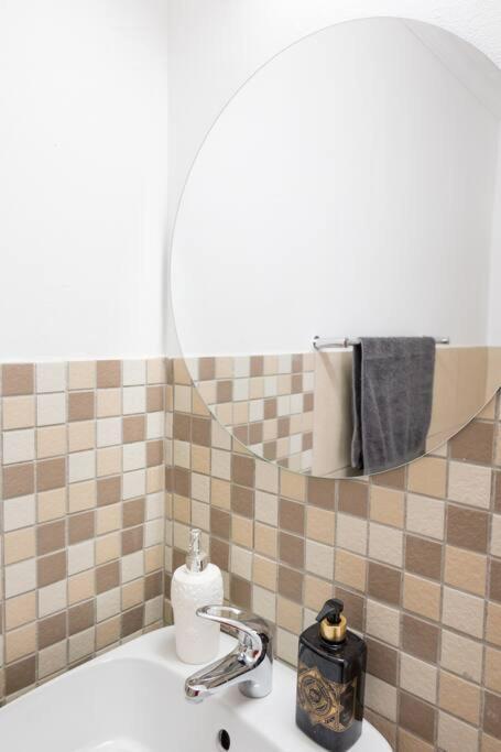 Modern, Trendy And Comfortable 2 Bedroom Apartment In Кейптаун Екстериор снимка